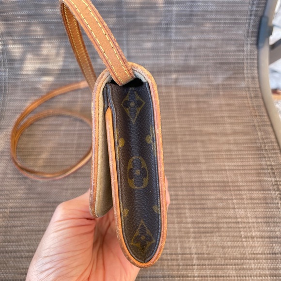 Authentic Louis Vuitton Twin GM - Picture 7 of 16